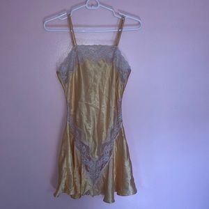 VINTAGE SATIN LACE SLIP